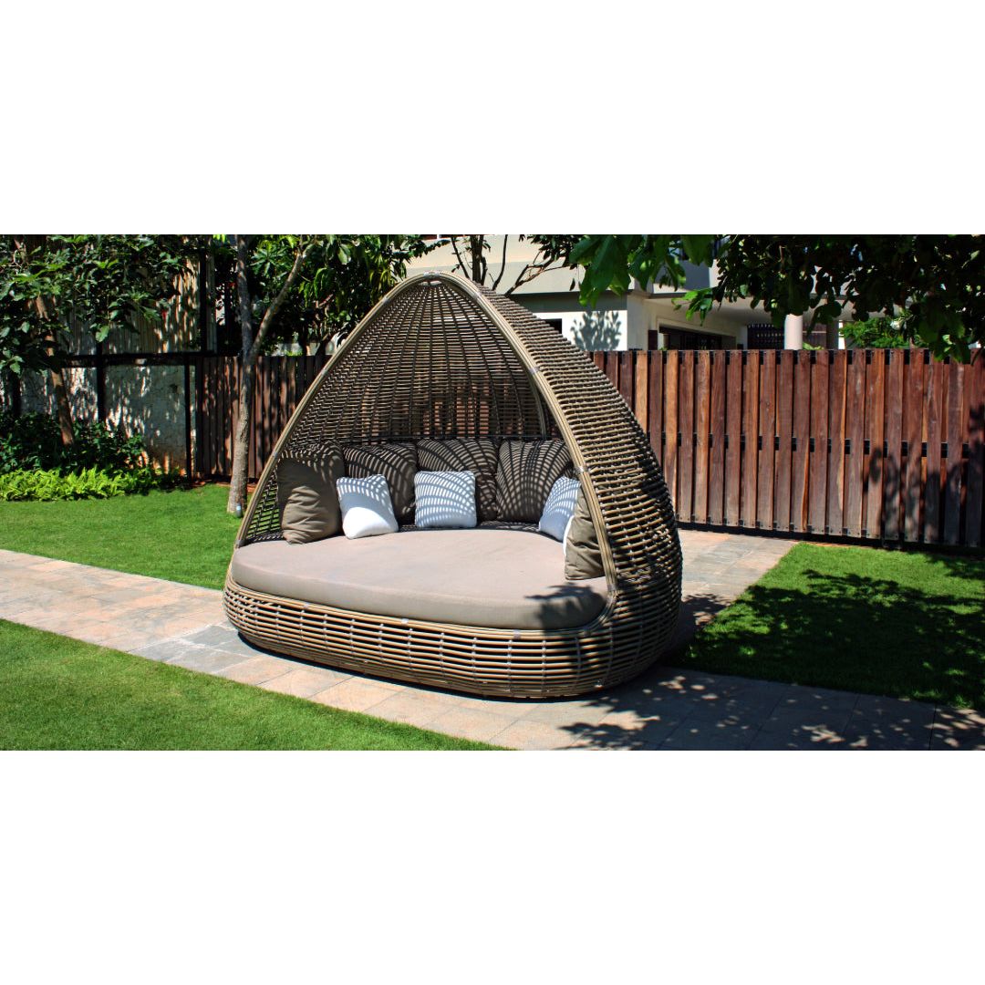 Shade Daybed