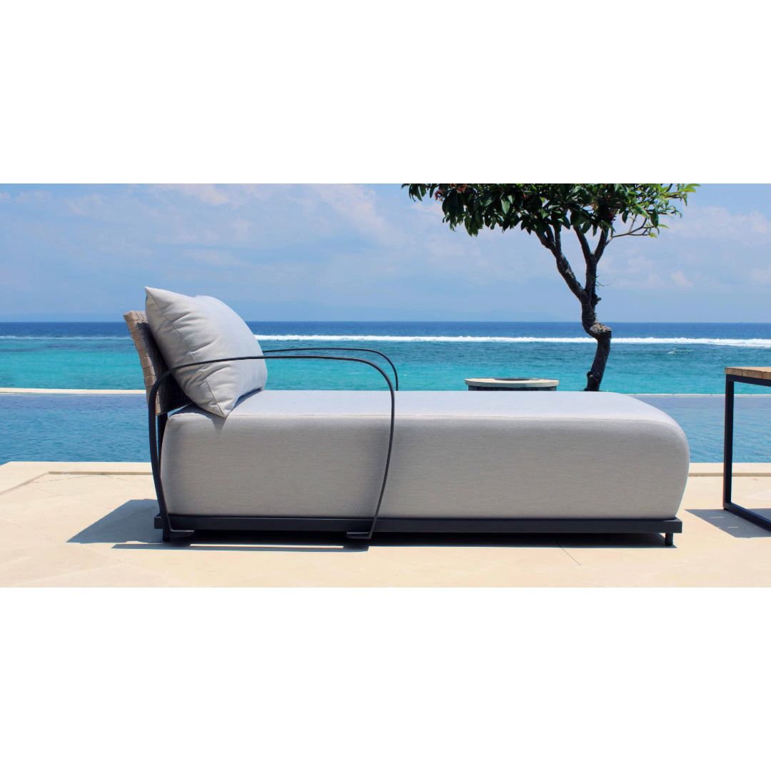 Windsor Chaise Lounge